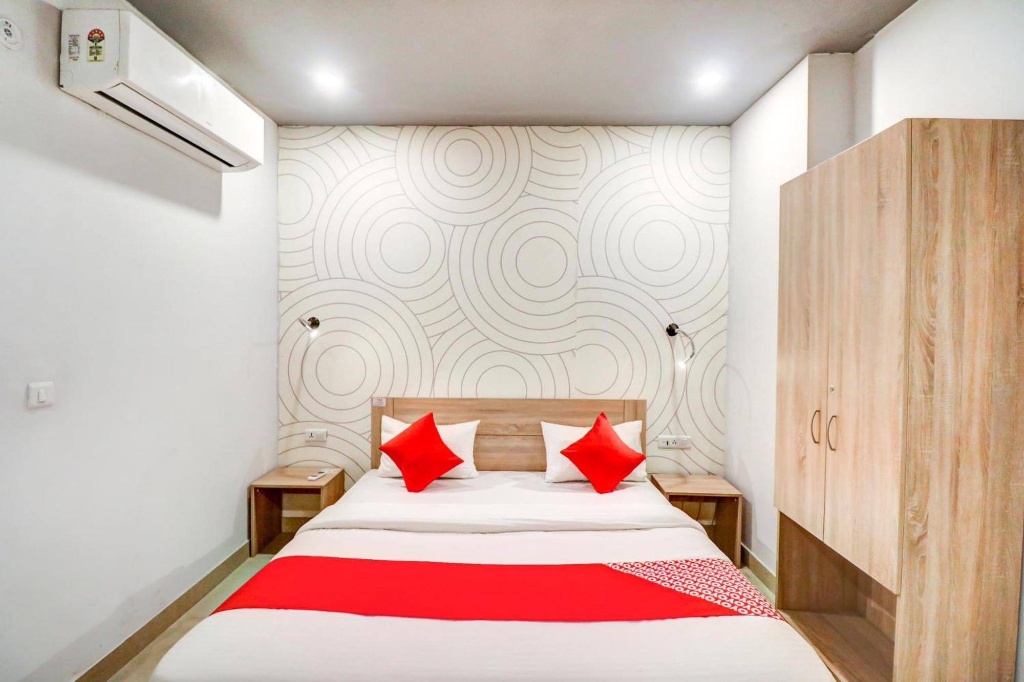 OYO 79898 Grand Hotel Neu-Delhi Exterior foto