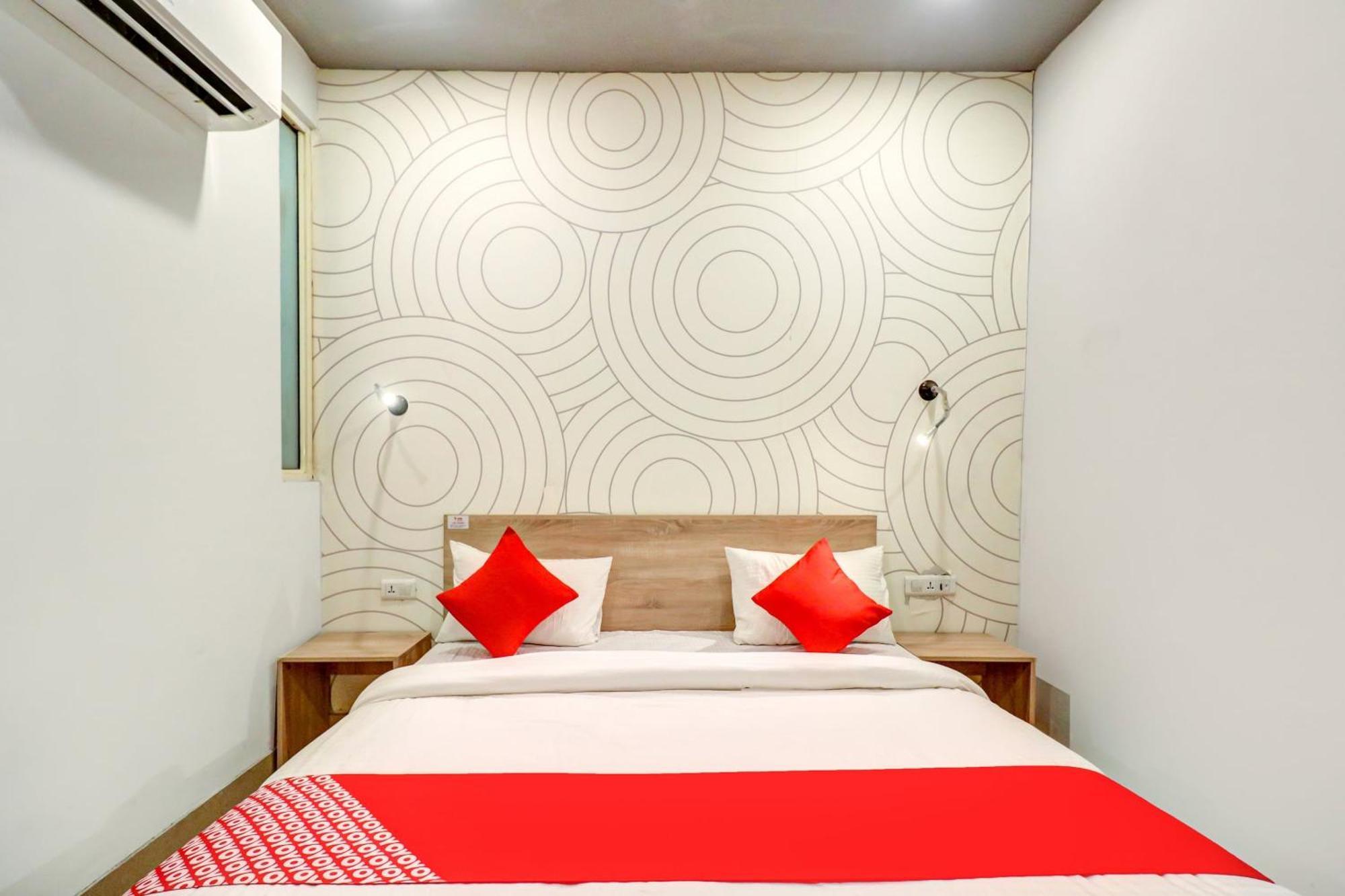 OYO 79898 Grand Hotel Neu-Delhi Exterior foto