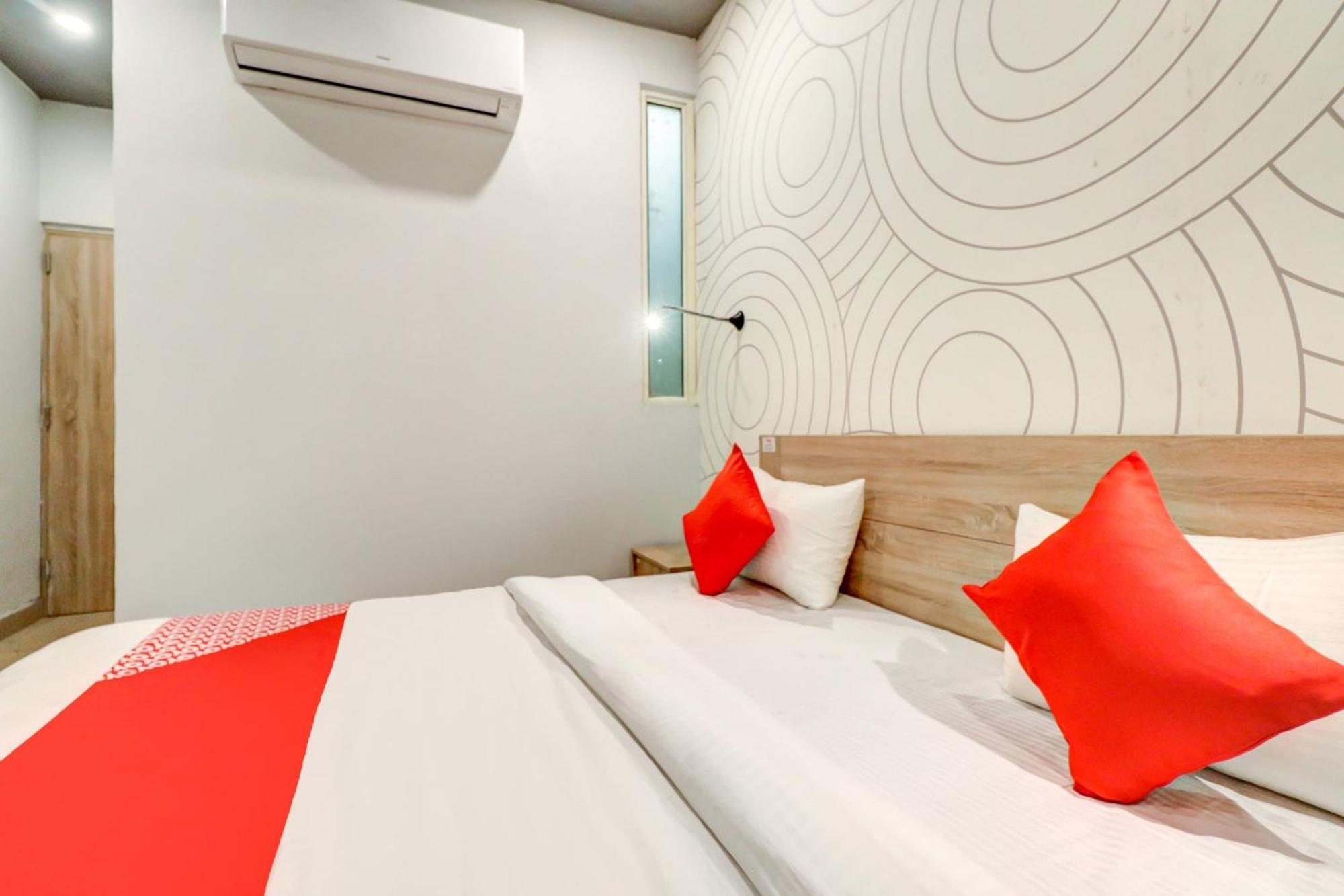 OYO 79898 Grand Hotel Neu-Delhi Exterior foto